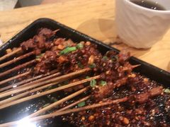 泼辣猪小串-木屋烧烤(岗顶二店)