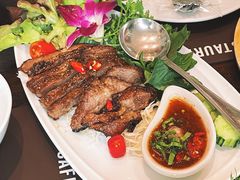-Chom Cafe and Restaurant