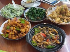 -胡子饮食店