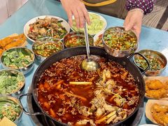 -鸿顺老铁锅美蛙鱼府(解放碑店)
