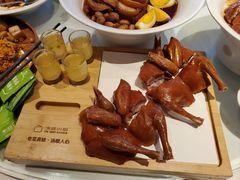红烧乳鸽-汤城小厨•粤菜•靓汤(苏州街店)