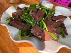 -黄记四更烤乳猪店