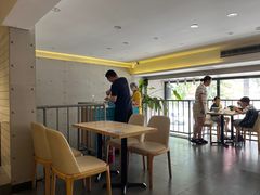 -灵芝妹子海鲜米线(劳动公园店)