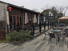 -田园东方蜜桃村的田野营地
