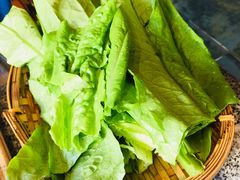 油麦菜-疯狂的筷子老灶九宫格火锅