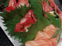 三文鱼刺身-虎焱炭火烧肉