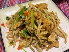 -香巴拉云南餐厅(华莱坞店)