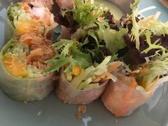酥炸老虎虾香芒米纸卷配榴莲汁-CHINCHIN 青青·泰国料理(万象食家店)