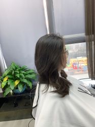 -FRIDAY星期五专业美发沙龙