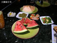 水果新鲜甜美,小菜精美别致.-王家渡火锅店(棕榈泉店)