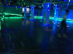 -奔马滚轴溜冰场