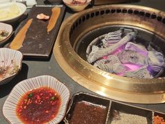 -铭牛烧肉·和牛海鲜自助(高新月牙湖店)