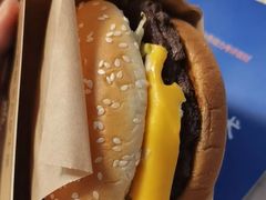 安格斯MAX厚牛培根堡-麦当劳(金稻田路餐)