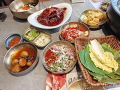 -草家酱蟹炭火烤肉店(珲春南路一店)