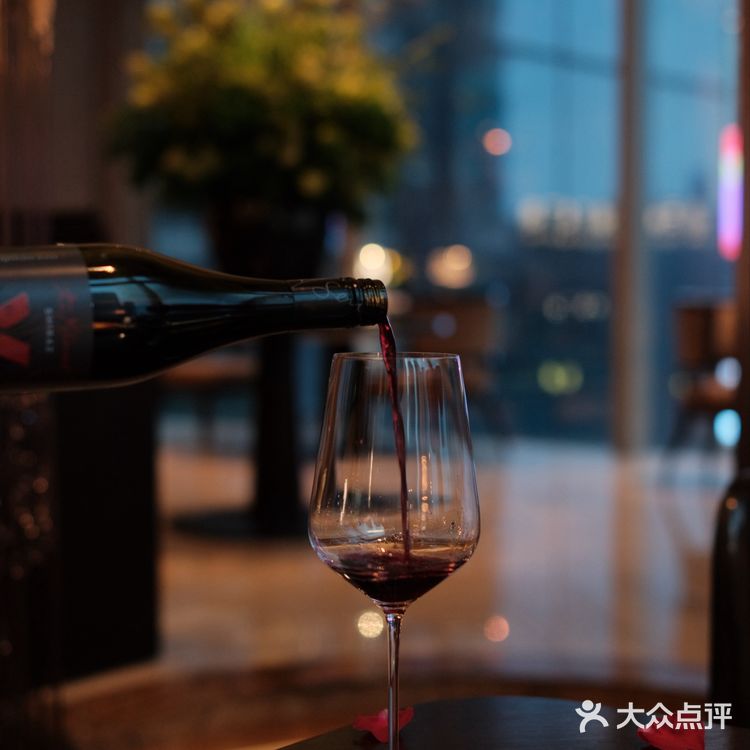 廣州塔下榮獲2025米其林入選指南餐廳