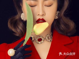 新年写真｜复古红时尚高级人像，你值得特别