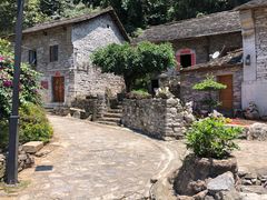 -高荡千年布依古寨旅游景区