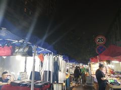 -吴山路夜市
