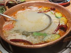 -洱火云南酸菜牛肉火锅(石景山当代商城店)