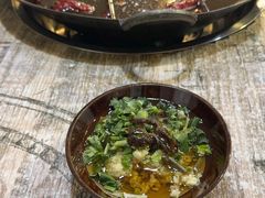 -渝嘴小老弟老火锅(华新村店)