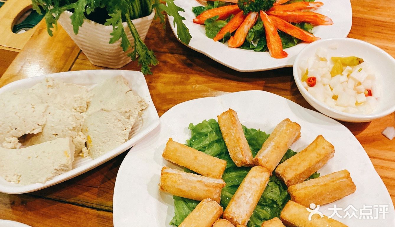 街头巷尾的隐秘而伟大|老地瓜火锅