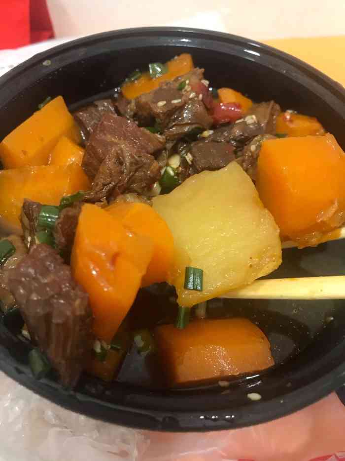牛二郎牛腩煲(徐东店)-"中午外卖经常点他们家的牛腩饭套餐,价格用.