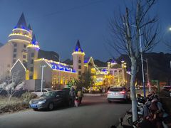 -荣盛康旅野三坡滑雪场