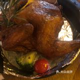 会变身的西餐酒吧