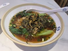 雪菜肉丝面-弄堂咪道-饭香·面香·馄饨香(兴梅店)