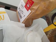 -麦当劳(上海虹桥站30B检票口楼上)