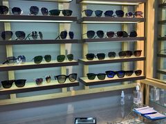 -三叶眼镜城批发市场(上海火车站店)