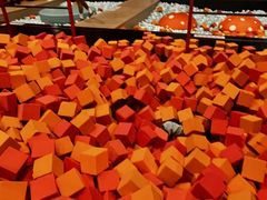 -极限PLAY运动娱乐新世界·团建派对表演休闲馆·室内高空游乐园