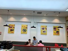 大堂-小鳌陪你小排档·四季小龙虾·田鸡·宵夜(中央第五街店)