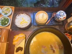 -银米·云南传统过桥米线(双廊黑金冠店)