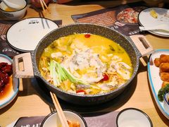 -山城外·非遗酸菜鱼(新都汇融店)