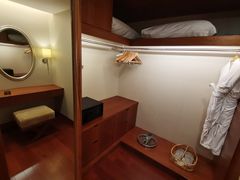 衣帽间-汕尾巴黎半岛酒店