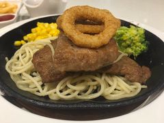 -汤姆家的牛排意面披萨(新城市广场店)