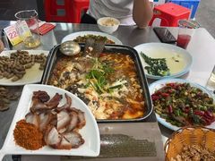 -邹胖哥好好吃餐馆(荔波美食街店)