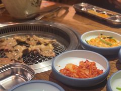 -明洞阿姨·韩式酱蟹烤肉·创意料理(三元桥店)