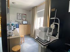 -罗伯特眼镜·蔡司官方授权(罗湖国贸店)