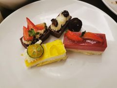-万荟轩海鲜·粤式点心自助餐厅(蓝海风万怡酒店)
