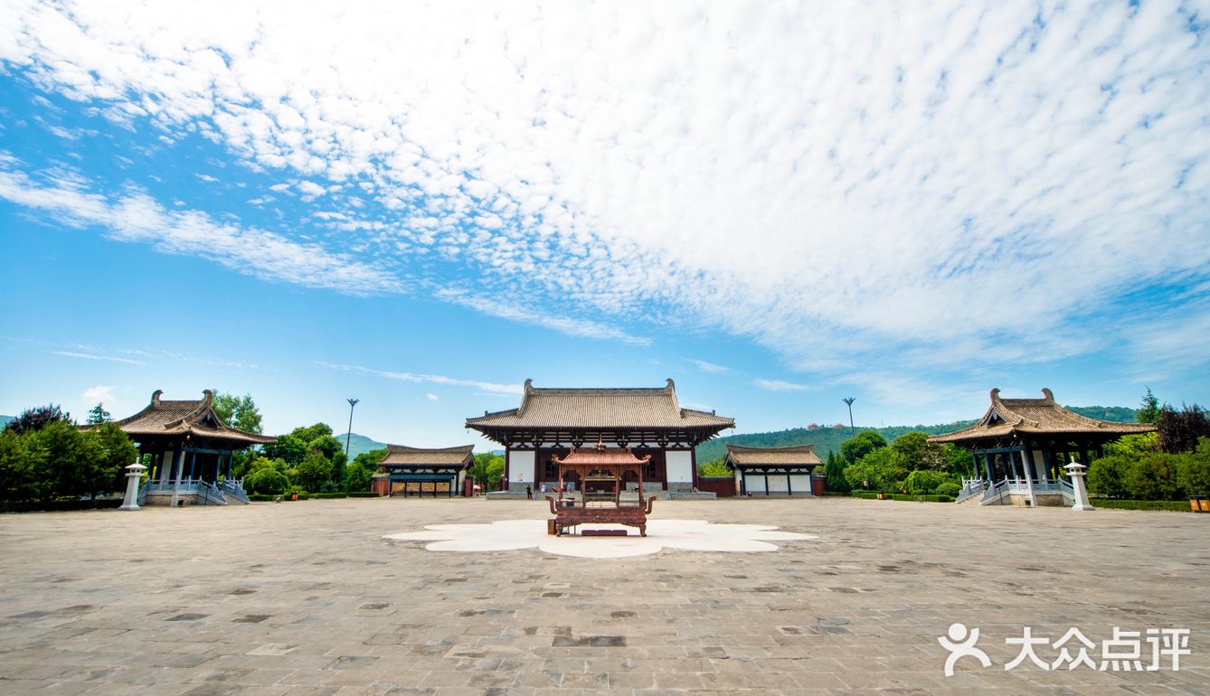 来到这里，能瞻拜到佛祖舍利，真是无上的荣幸