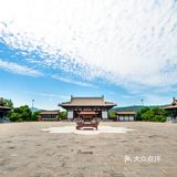 来到这里，能瞻拜到佛祖舍利，真是无上的荣幸