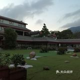 这家是涌泉寺自己办的酒店，住酒店有送涌泉寺门票
