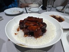 四头鲍鱼红烧肉-屋里厢上海菜馆