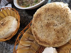 烧饼-清真喜兰老丁羊汤特色小吃