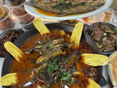 -丹水桥地锅鱼·翘嘴鲌·地方特色全鱼宴(丹江口大坝店)
