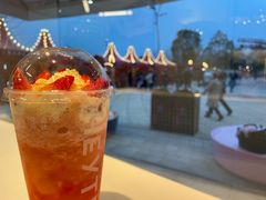 雪山莓莓桂花冻-喜茶(迪士尼小镇DP店)