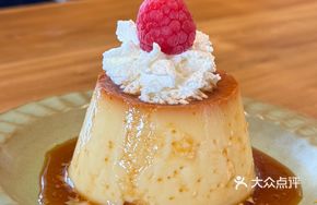 Japanese Caramel Pudding with Cream