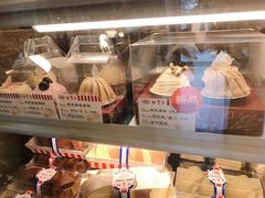 -红宝石·鲜奶小方·海派西点房(金杨店)